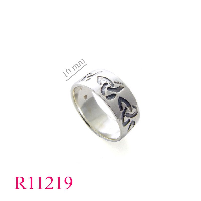 <p>Band Ring, celtic.</p>