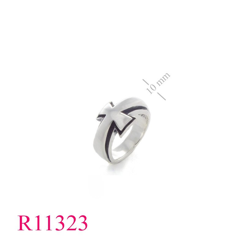 <p>Ring, cross design.</p>