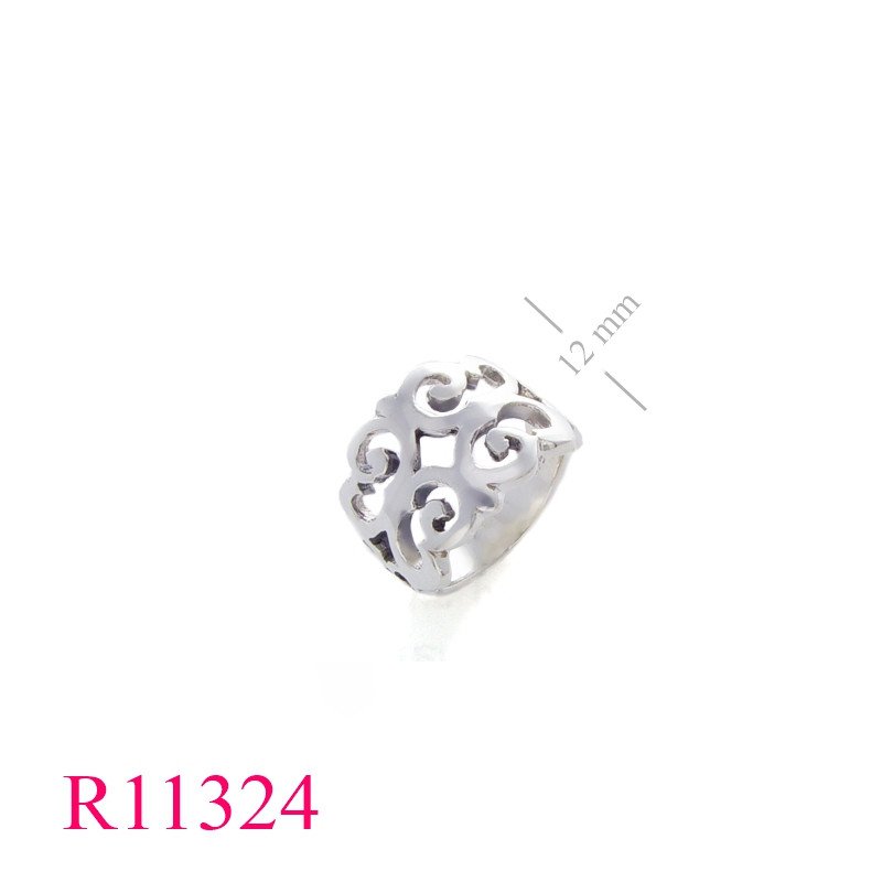<p>Ring, cut out design.</p>