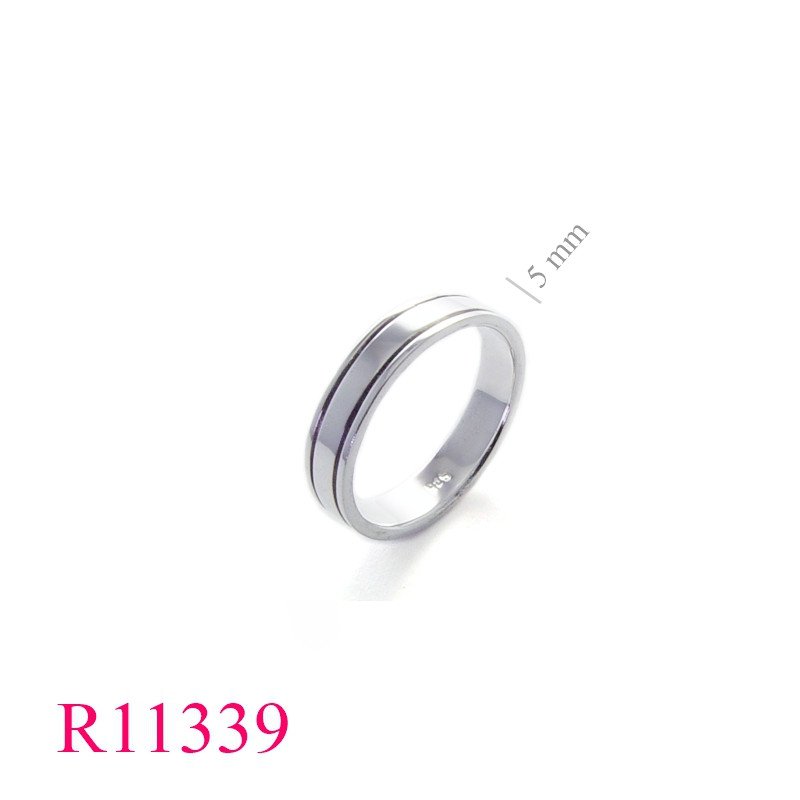<p>Band Ring, 5mm with 2 lines.</p>