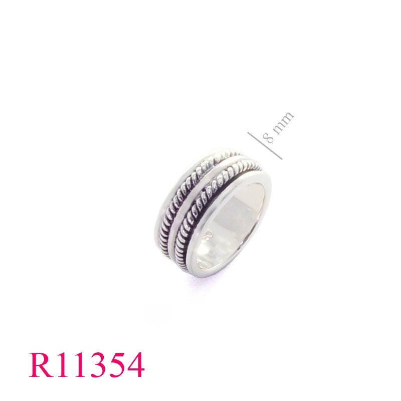 <p>Spinning Ring, twist wires.</p>