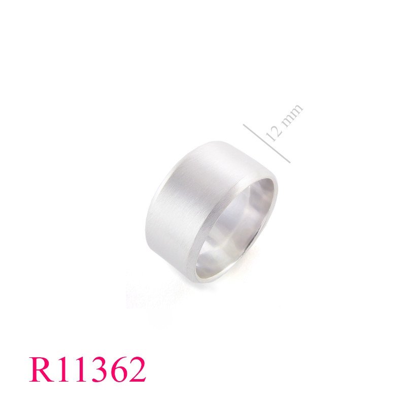 <p>Band Ring, 12mm with matt finish.</p>