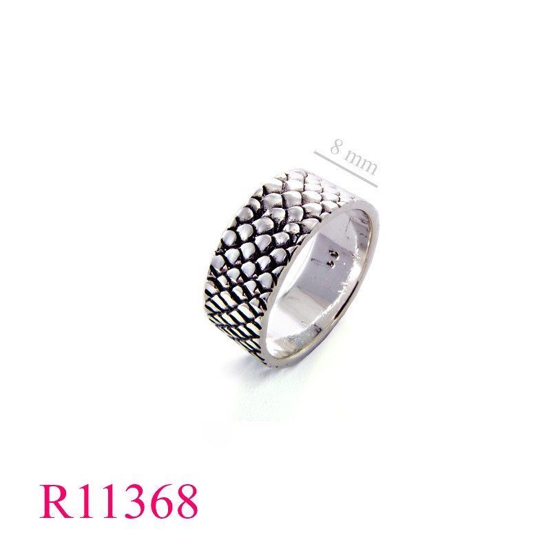 <p>Band Ring, snake skin.</p>
