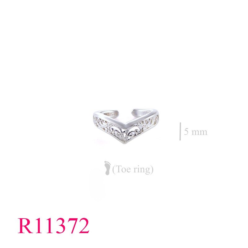 <p>Toe Ring, filigree.</p>