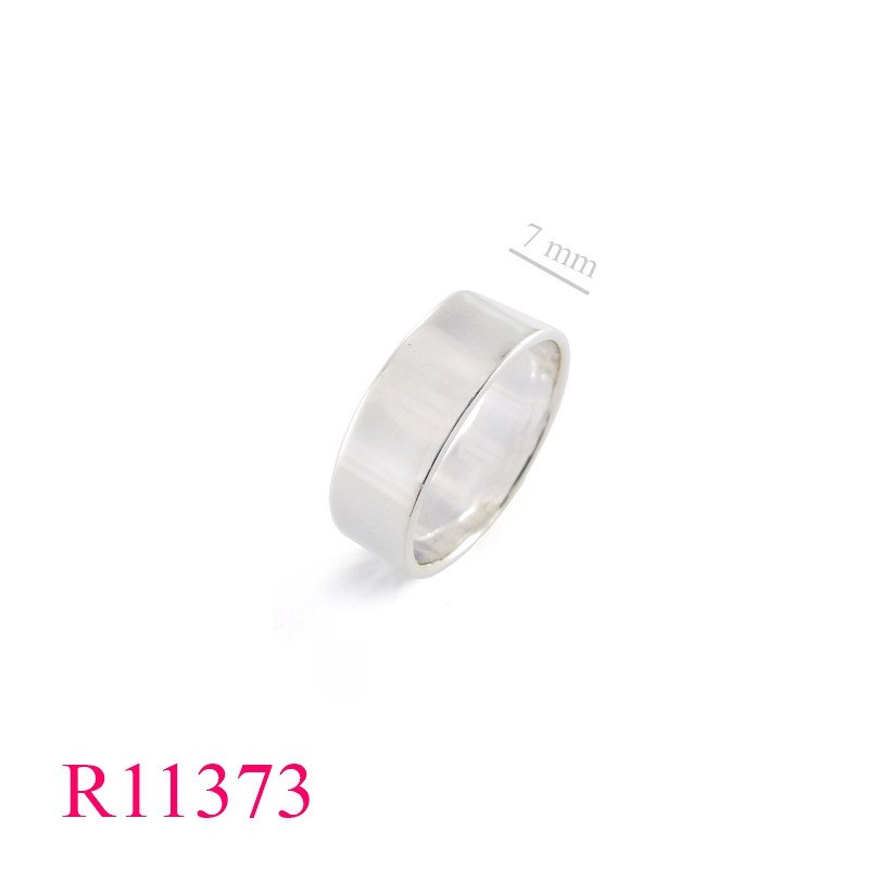<p>Band Ring, 7mm flat.</p>