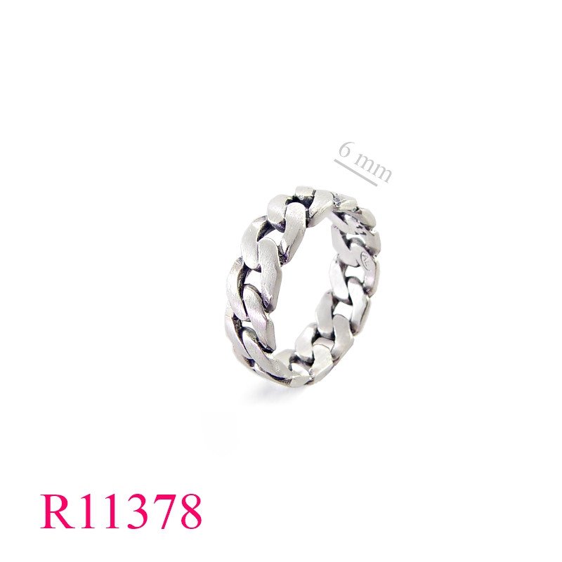 <p>Band Ring, chain.</p>