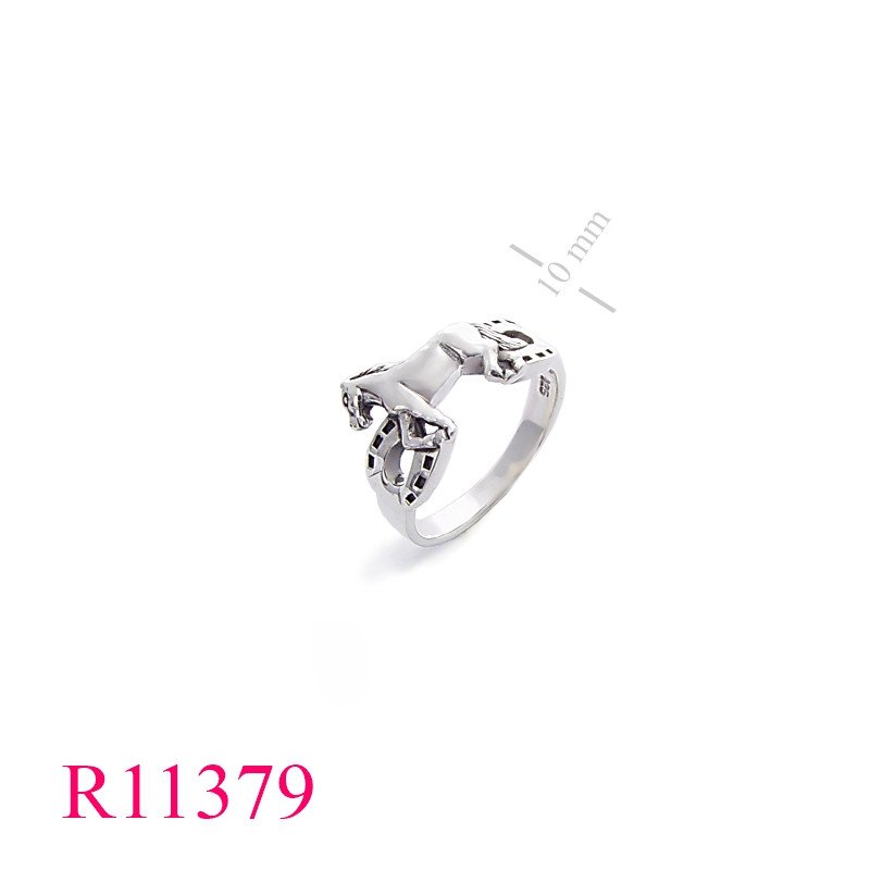 <p>Ring, horse.</p>