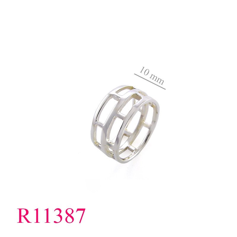 <p>Band Ring, block design.</p>