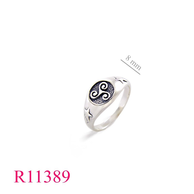 <p>Ring, round swirls.</p>
