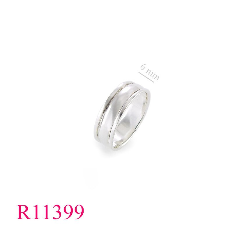 <p>Band Ring, 6.5mm with round edges.</p>
