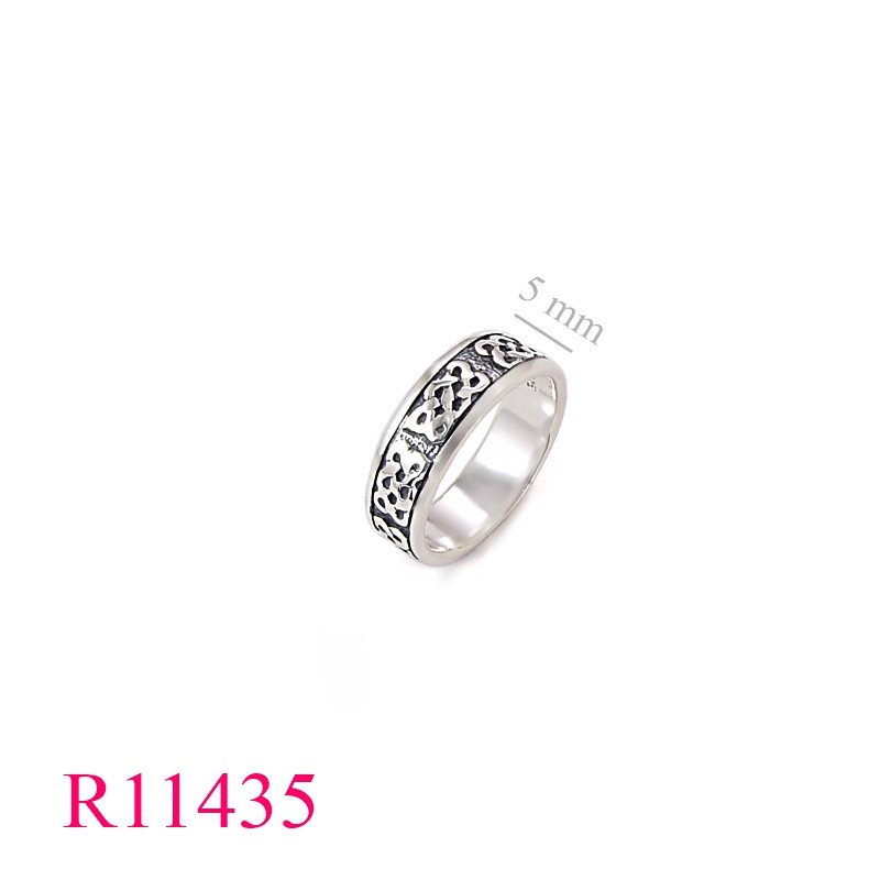 <p>Band Ring, celtic.</p>