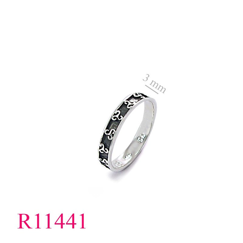 <p>Band Ring, tri-spirals.</p>