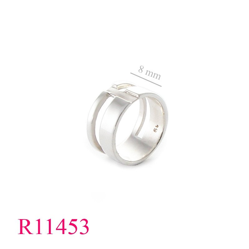 <p>Band Ring, cut out cross.</p>