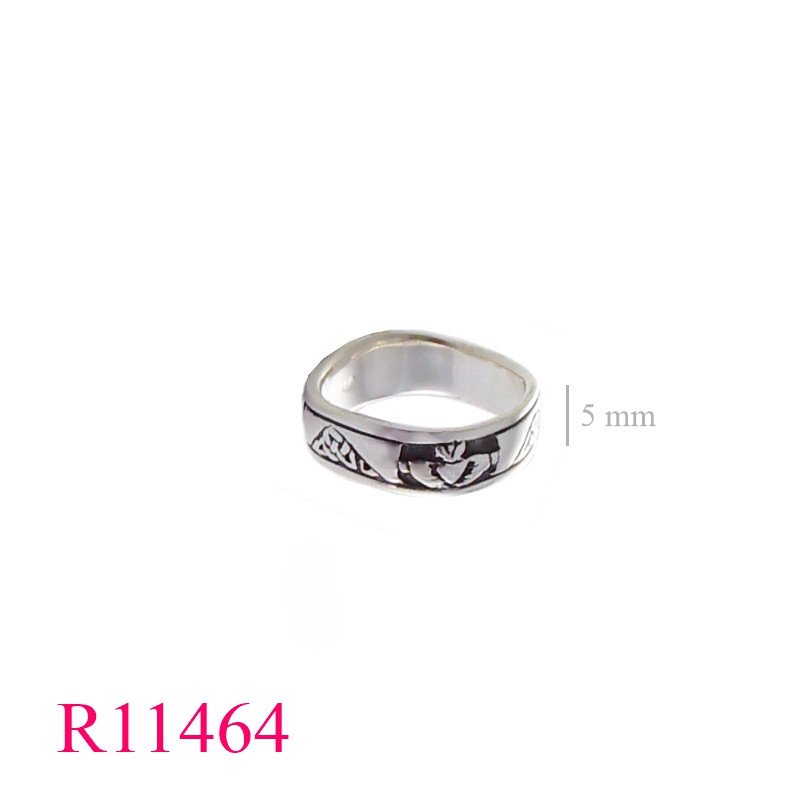 <p>Band Ring, Claddagh wavy.</p>