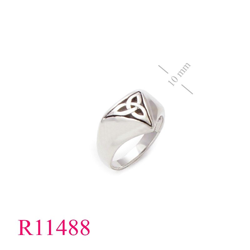 <p>Ring, triangle celtic.</p>