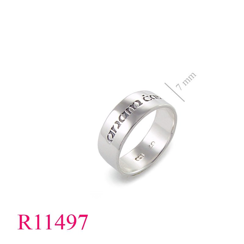 <p>Ring, "anam cara".</p>