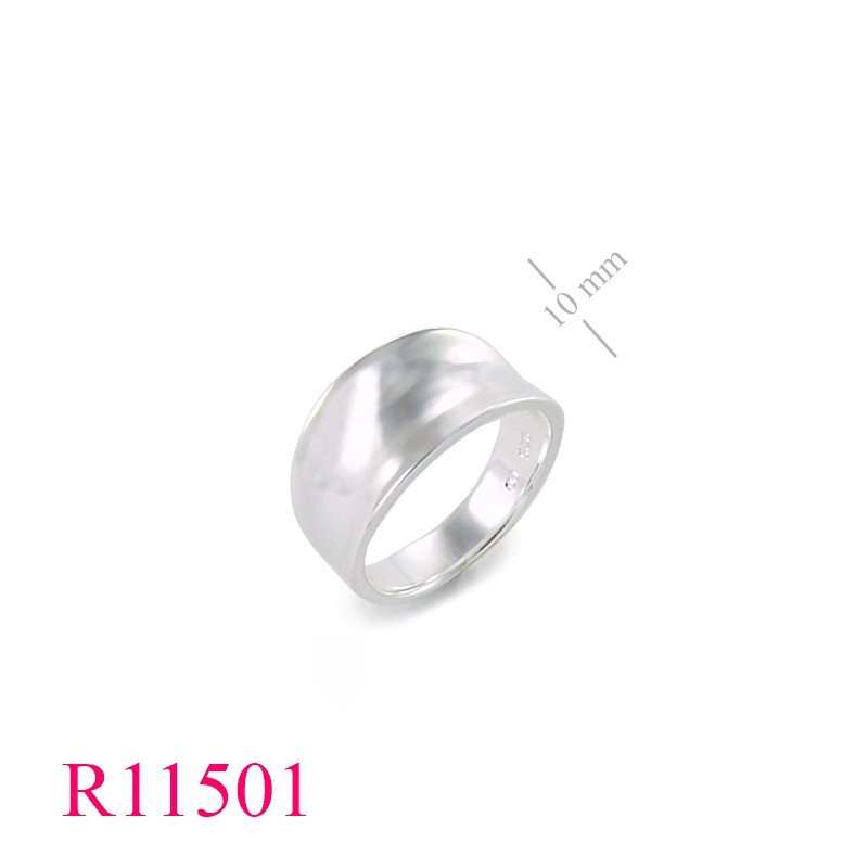 <p>Ring, concave face.</p>
