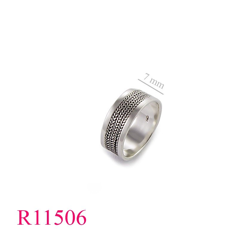 <p>Band Ring, Balinese style.</p>