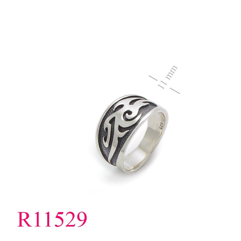 <p>Ring, tatoo design.</p>