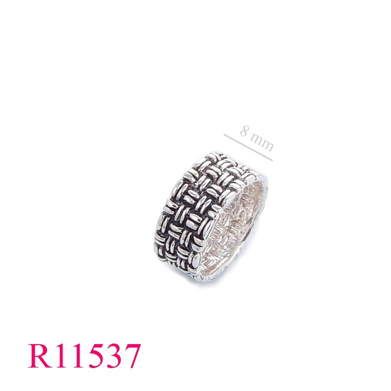<p>Band Ring, wickerwork design.</p>