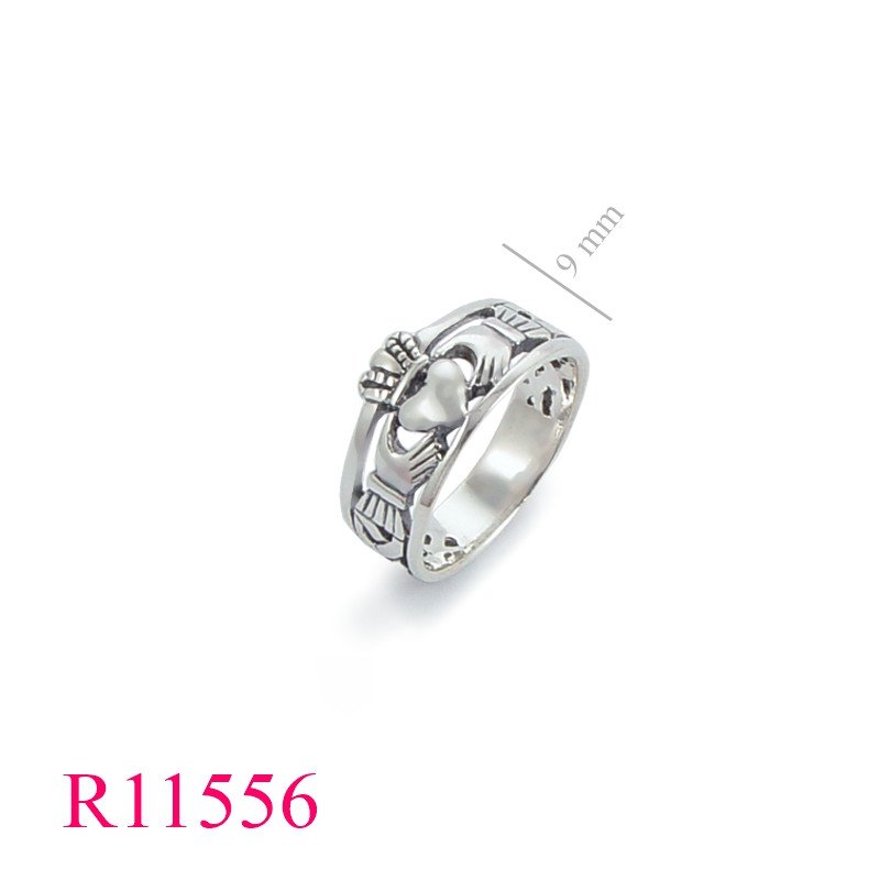 <p>Band Ring, Claddagh.</p>
