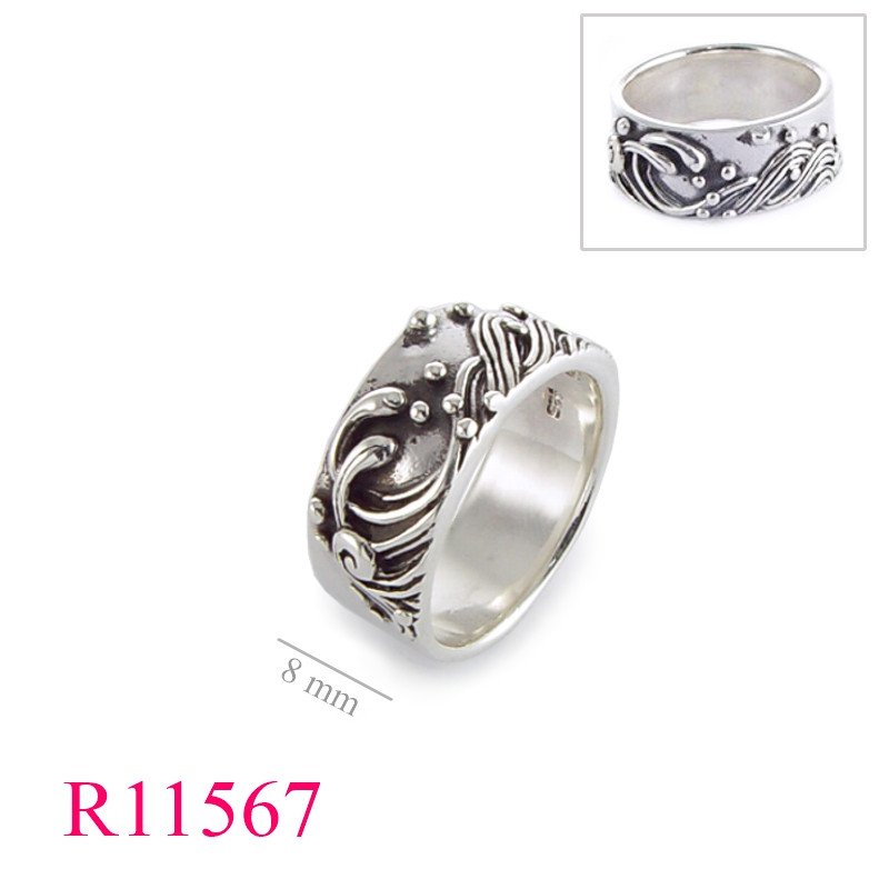 <p>Band Ring, wave design.</p>