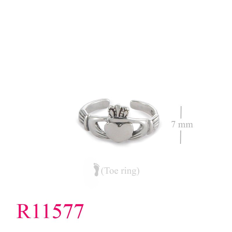 <p>Toe Ring, Claddagh.</p>