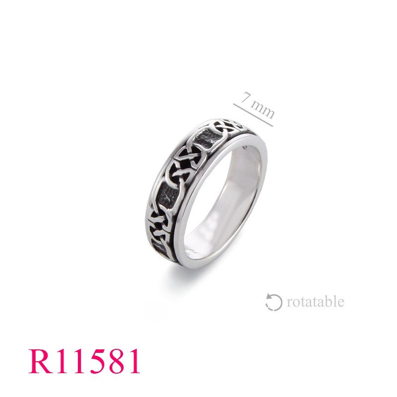 <p>Spinning Ring, celtic .</p>