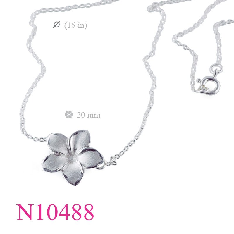 <p>Necklace, 20mm sandblast champac flower.</p>