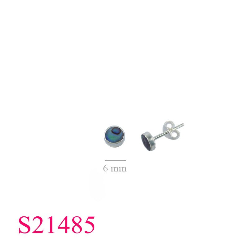 <p>Earrings, 6mm round.</p>