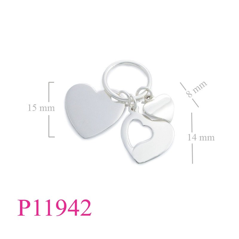 <p>Heart Pendant, 3 hearts.</p>