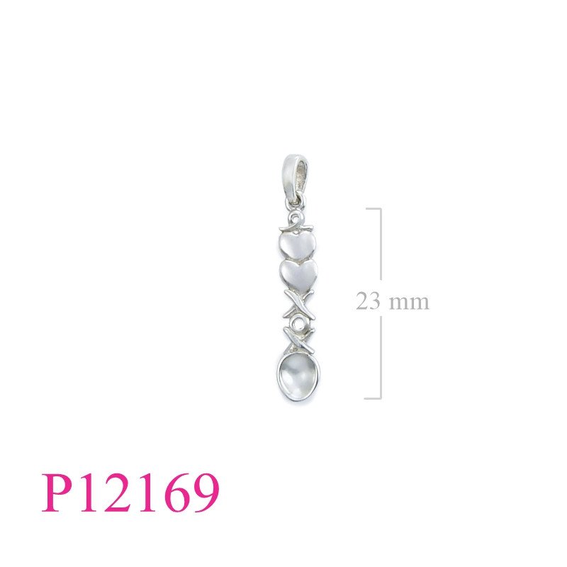 <p>Pendant, love spoon.</p>