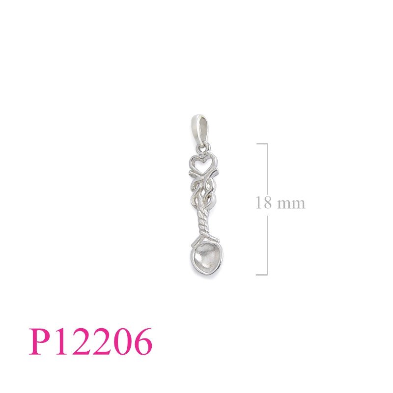 <p>Pendant, small spoon.</p>
<p> </p>