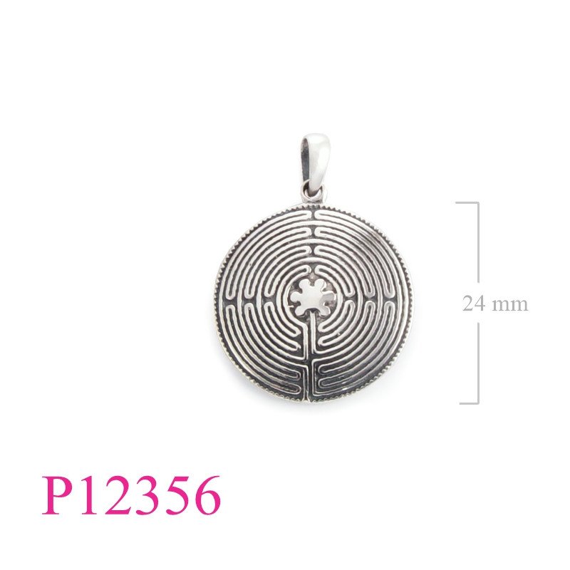 <p>Pendant, round Labrynth.</p>