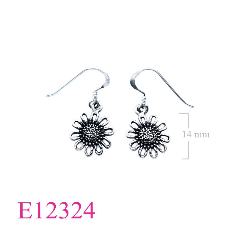 <p>Earrings, sunflower.</p>