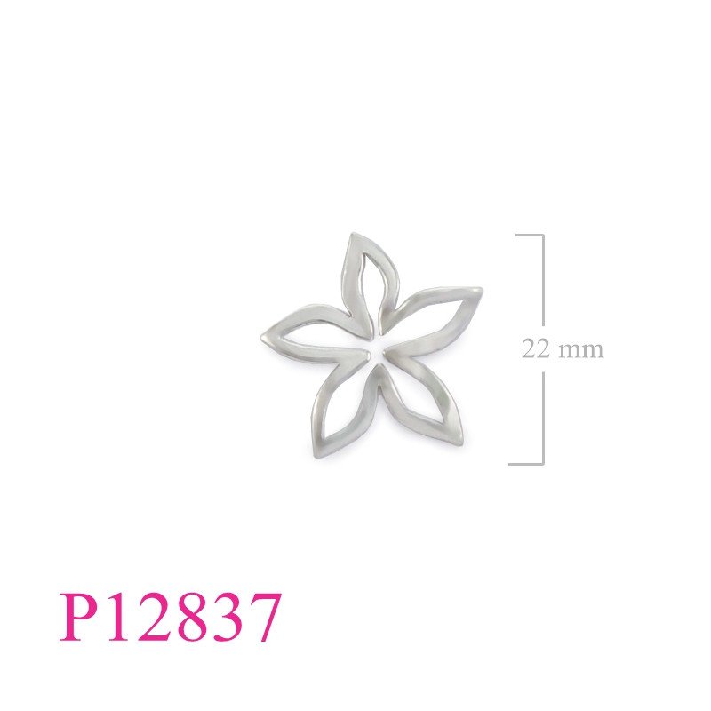 <p>Pendant, cut out flower.</p>