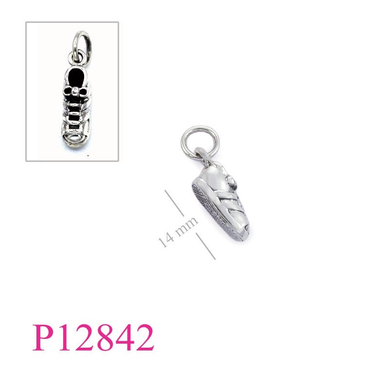 <p>Pendant, sneaker shoe.</p>