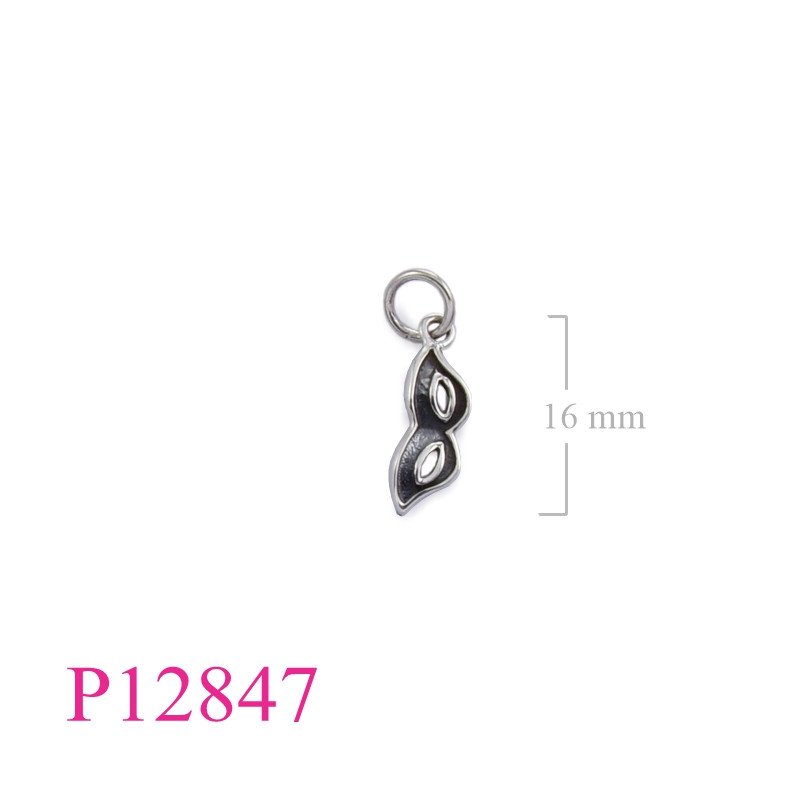 <p>Pendant, party mask.</p>