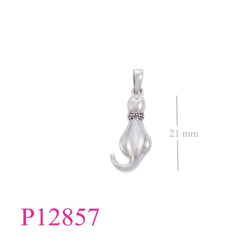 <p>Pendant, sitting cat.</p>