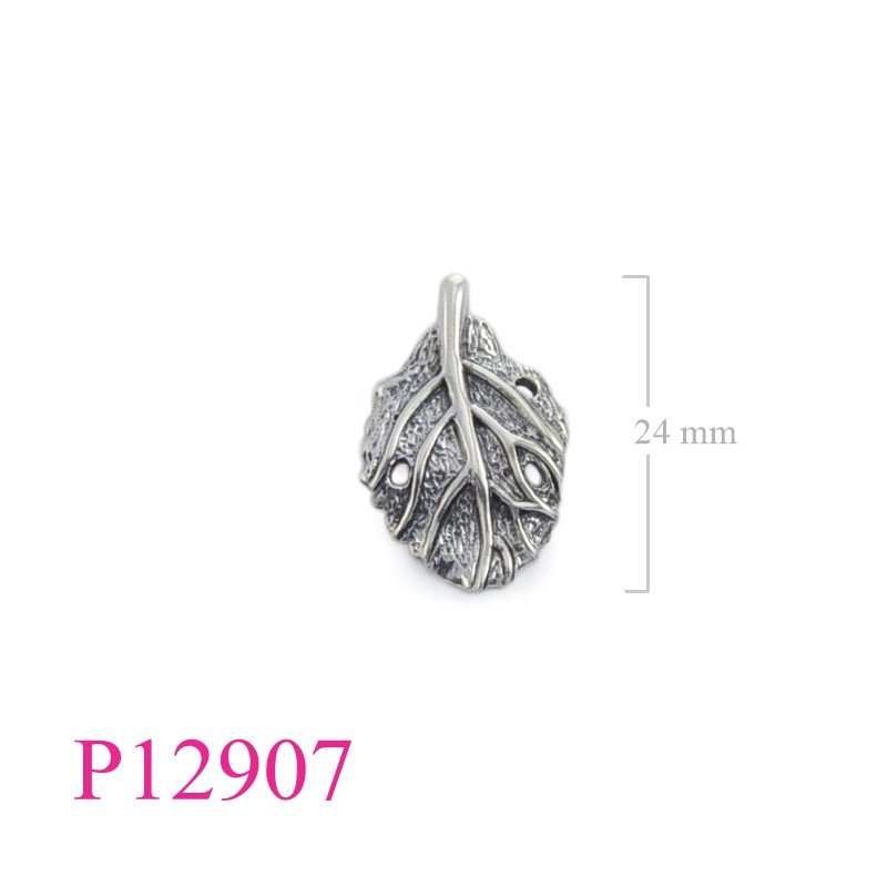 <p>Pendant, leaf.</p>