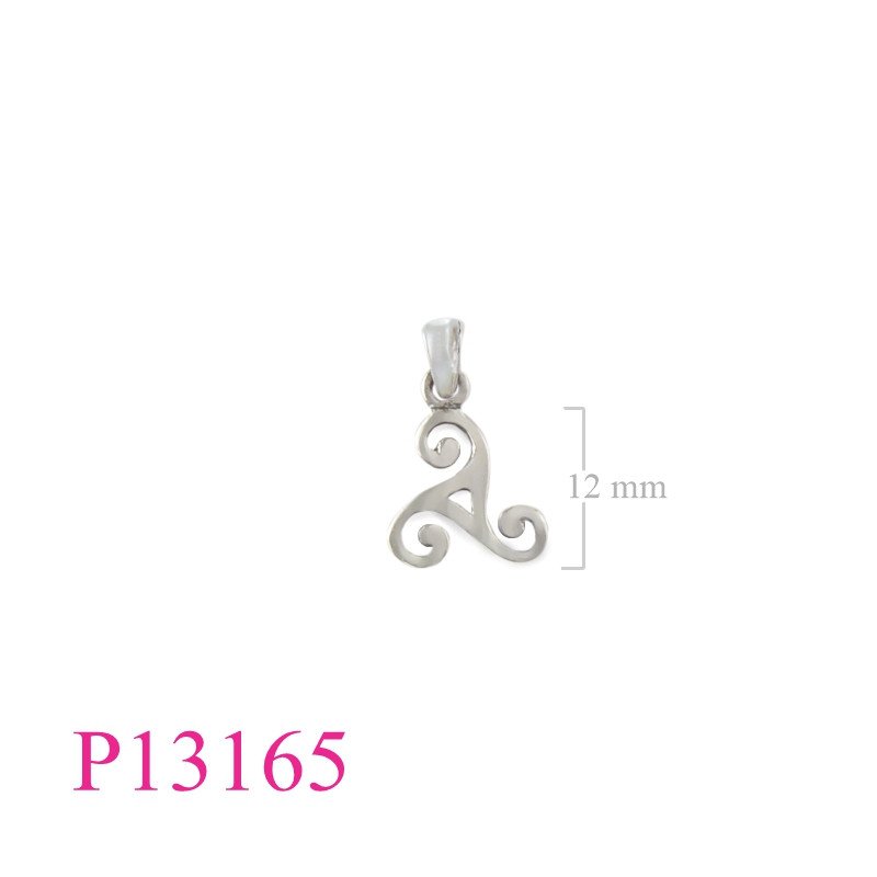 <p>Pendant, 11mm Triskellion.</p>