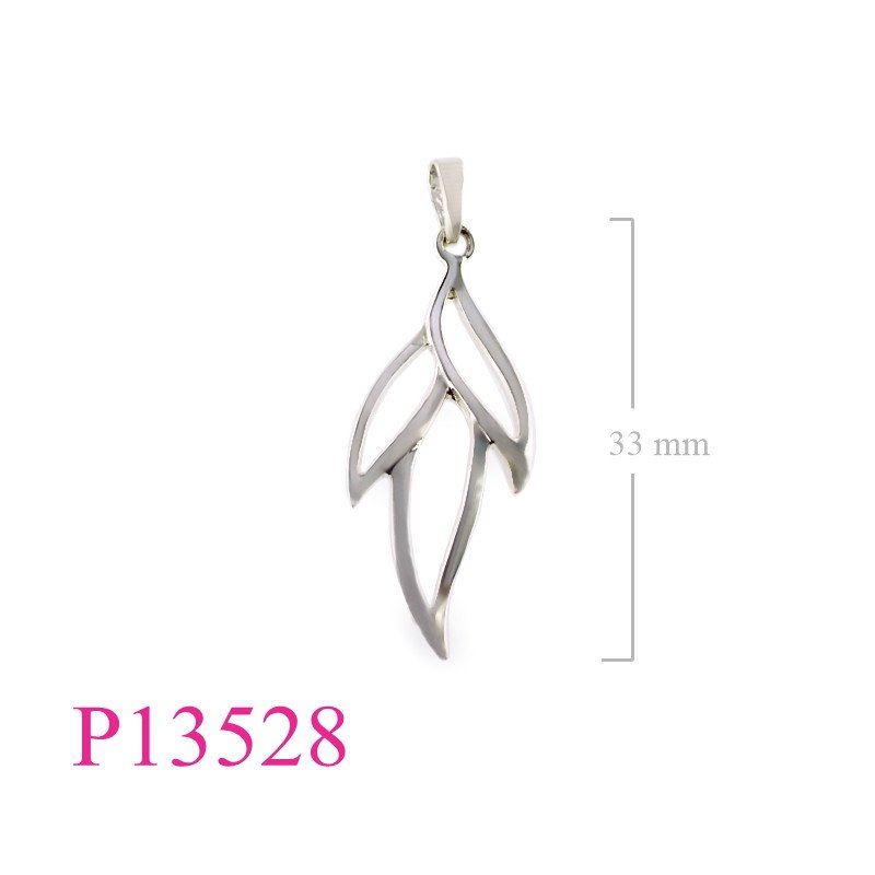 <p>Pendant, cut out 3 leaves design.</p>
