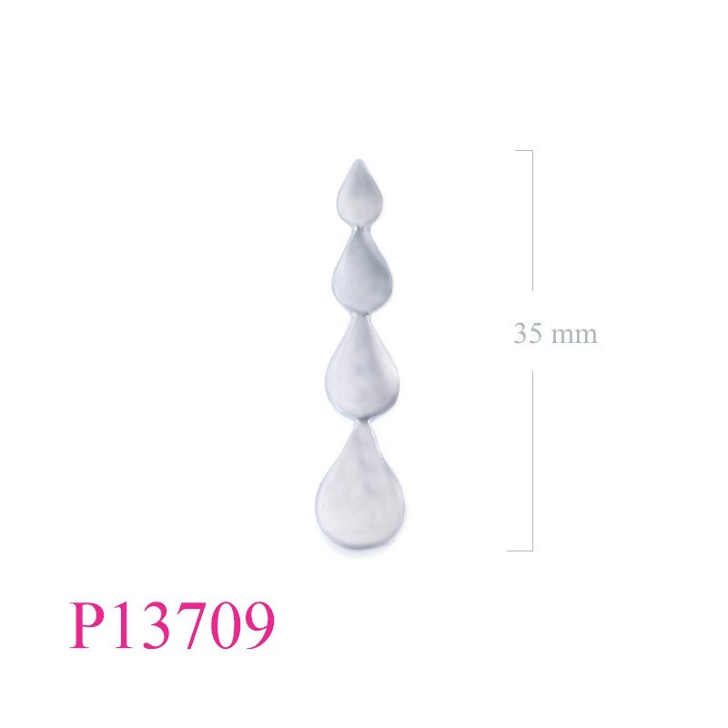 <p>Pendant, 3 drops.</p>