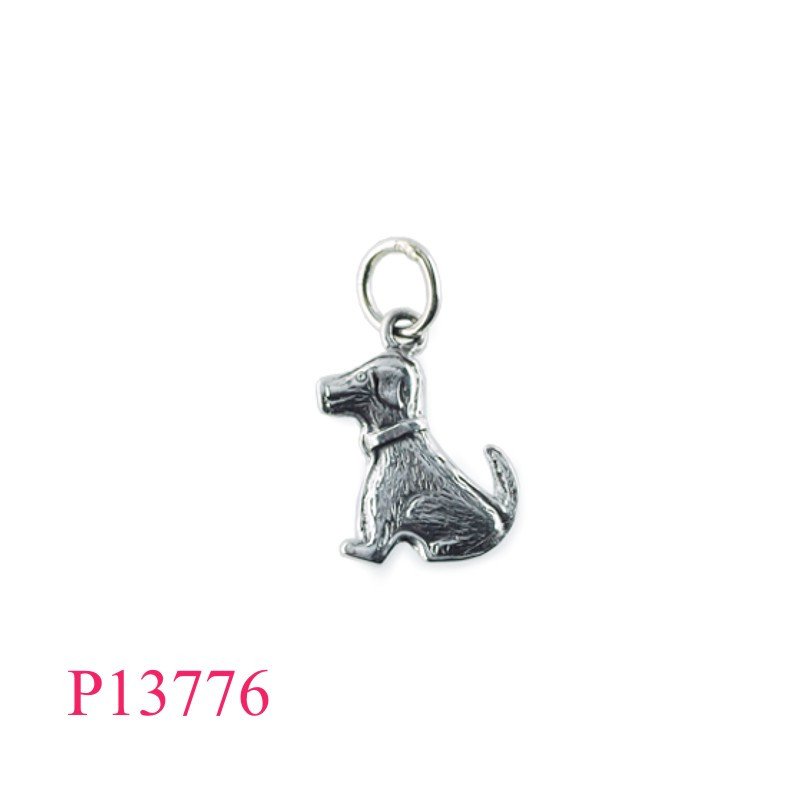 <p>Pendant, sitting dog.</p>