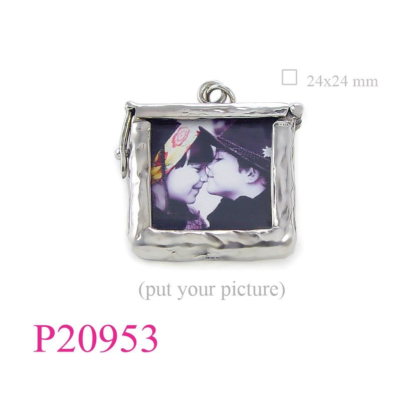 <p>Pendant, 24mm square picture frame.</p>