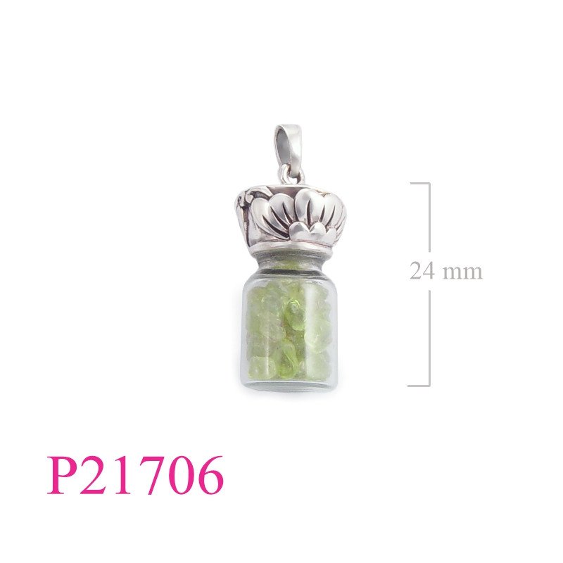 <p>Pendant, treasure bottle and silver cap.</p>