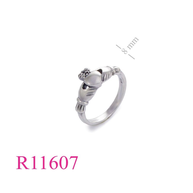 <p>Ring, 9mm Claddagh.</p>