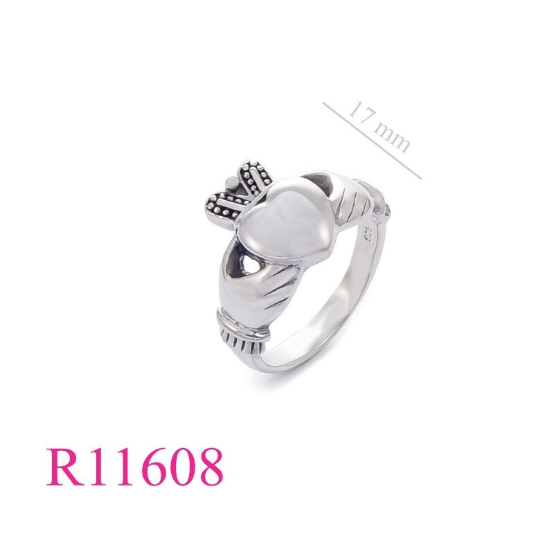 <p>Ring, 17mm Claddagh.</p>