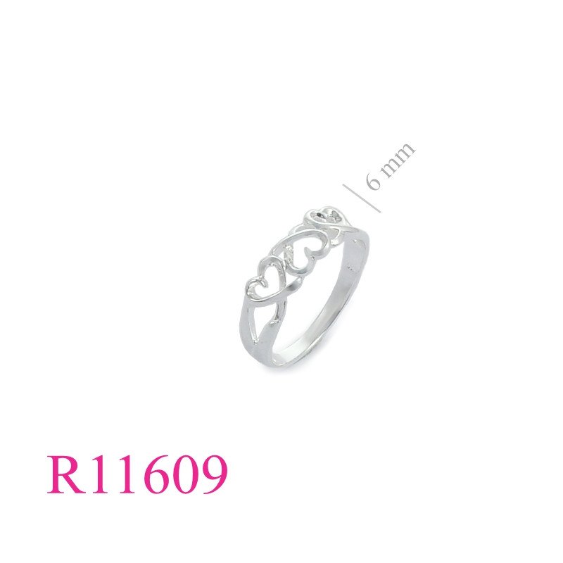 <p>Ring, 3 hearts.</p>