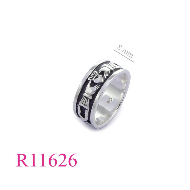 <p>Band Ring, Claddagh.</p>